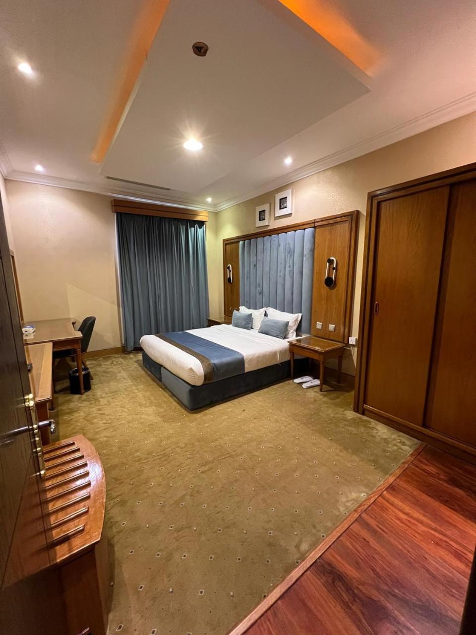 Al Masem Serviced Apartments - Exit 9 Riaad Buitenkant foto