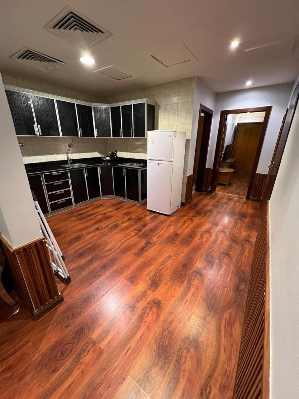 Al Masem Serviced Apartments - Exit 9 Riaad Kamer foto