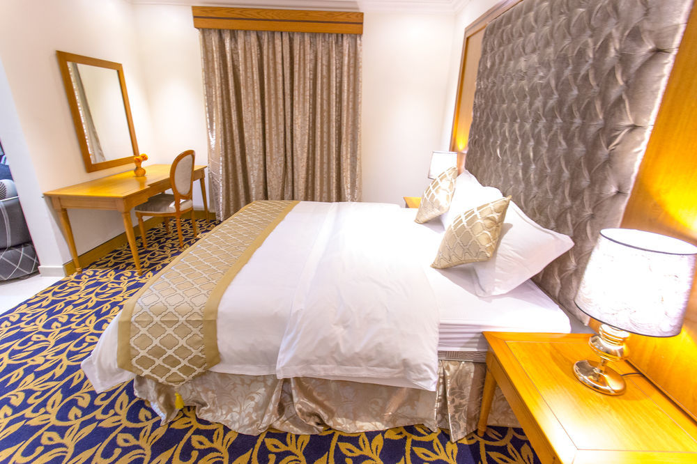 Al Masem Serviced Apartments - Exit 9 Riaad Buitenkant foto