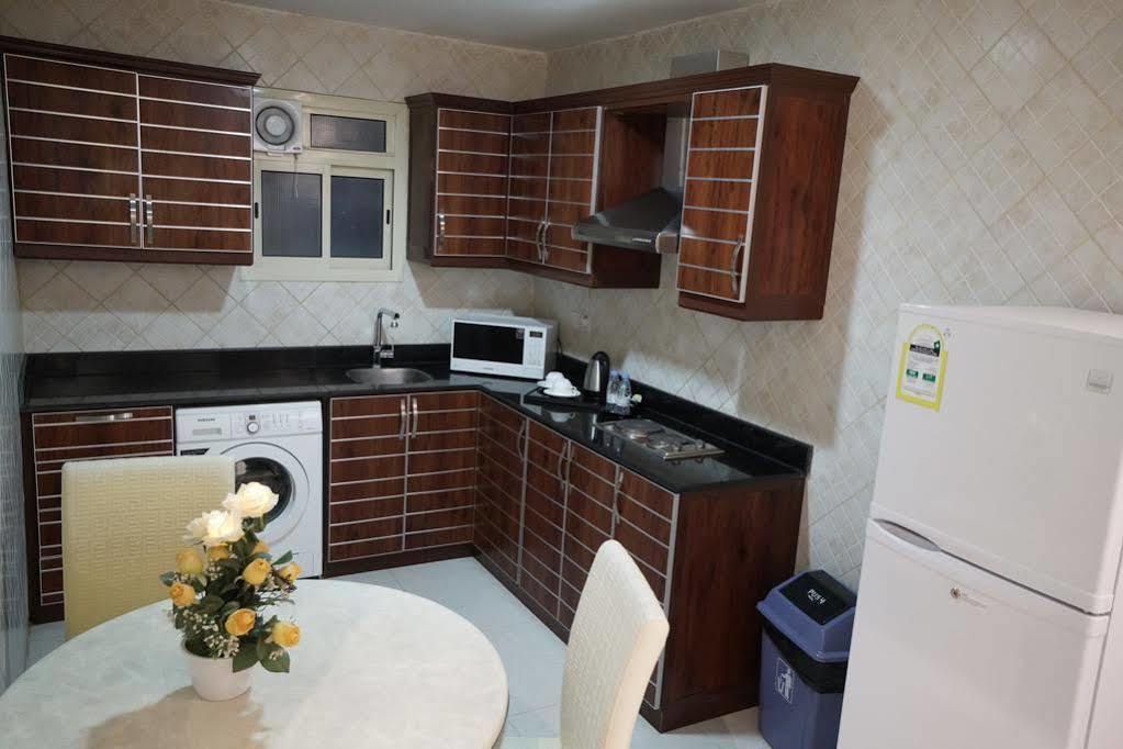 Al Masem Serviced Apartments - Exit 9 Riaad Buitenkant foto
