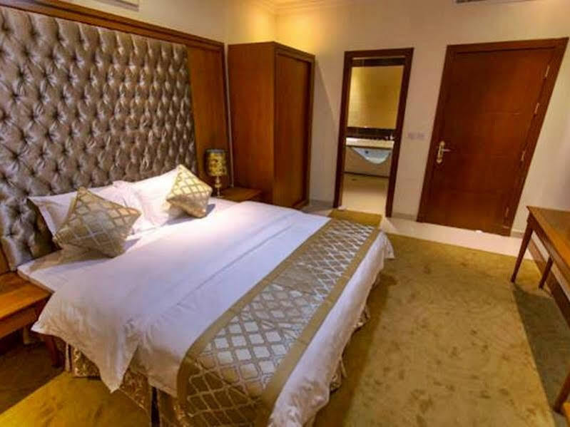 Al Masem Serviced Apartments - Exit 9 Riaad Buitenkant foto